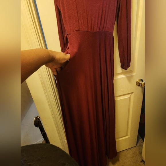 Wine Maxi Dress with Cut Out - Picture 2 of 2